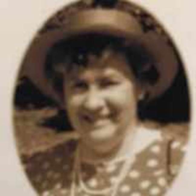 A person wearing a hat

AI-generated content may be incorrect.